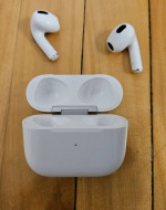 Apple AirPods (3rd Generation) Like New 9.9 EUC