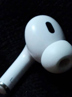 AirPods Pro (2nd generation)

L bud replacement