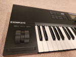Native Instruments Kontrol S61 MkII Controller - like new