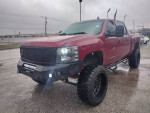 2019 Dodge Ram 1500 in perfect condition with a 5.7L Hemi V8 engine and 4x4, showcasing a clean exterior and interior.