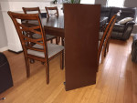 ASHLEY FURNITURE SOLID MAHOGANY DINNING TABLE WITH 6 CHAIRS