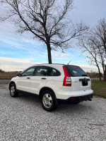2009 Honda CRV for sale, 230,000 miles, clean title, new tires, reliable car in great condition.