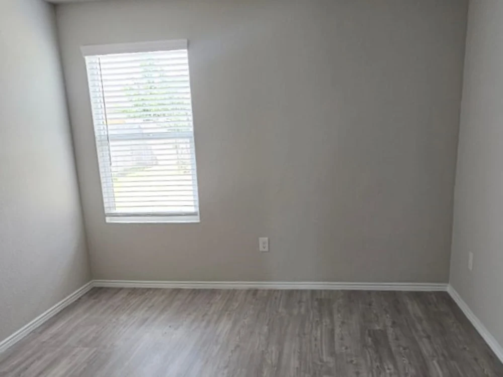 3 bed 2 bath 1,230 sqft