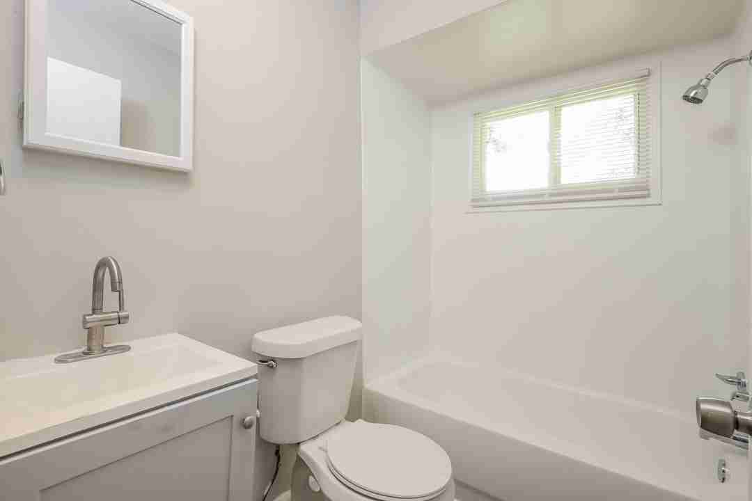 3 Bedroom 1 Bathrooms Single Family Home For Rent