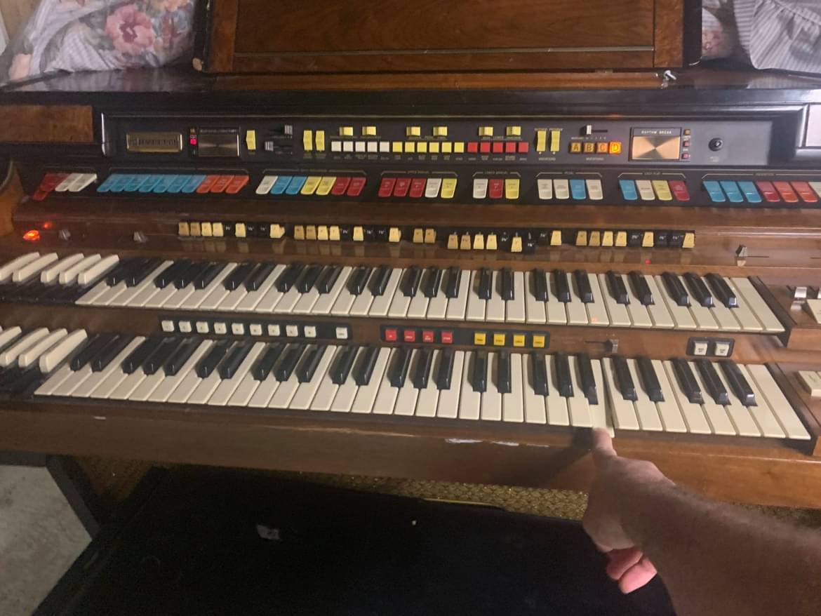 Vintage Hammond Elegante with Leslie