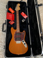 2021 Fender Player Mustang 90 guitar with SKB hardcase, MINT CONDITION
