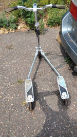 Trikke 3 wheeled propulsion contraption