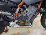 2022 KTM 890 Duke R