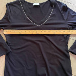 Gerry Weber Woman's Vneck jersey top with silver detail - Size 8