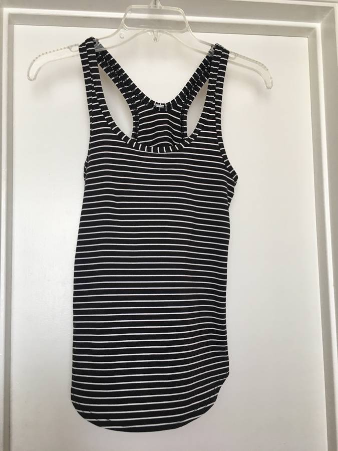 LULULEMON BLACK WHITE STRIPED TANK Sz 2 Never Worn