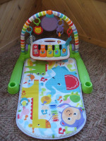FISHER-PRICE DELUXE KICK & PLAY PIANO GYM