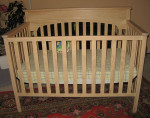 Graco Lauren Baby Crib (Natural Color) w/Mattress, Toy & Bumper