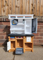 Electronic Step 2 Beige/White Play Kitchen