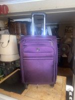 TPRC Purple Carry On Size 4 Wheel Spinner Luggage Travel Bag Suitcase